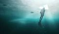 Фоновый кадр с франшизы Затаив дыхание: Погружение под лед